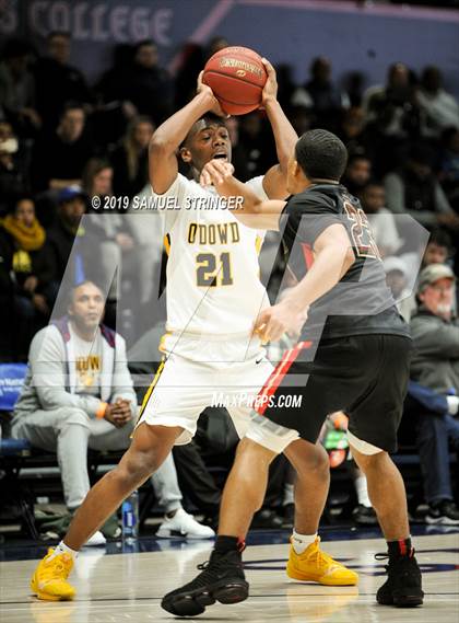 Thumbnail 1 in Salesian College Preparatory vs. Bishop O'Dowd (MaxPreps MLK Classic) photogallery.