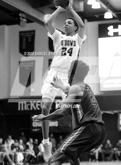 Thumbnail 3 in Salesian College Preparatory vs. Bishop O'Dowd (MaxPreps MLK Classic) photogallery.