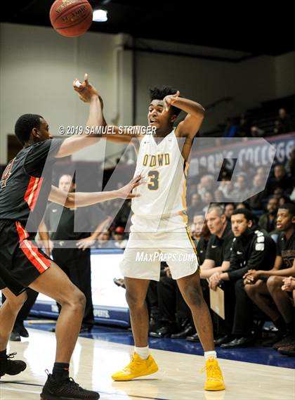 Thumbnail 2 in Salesian College Preparatory vs. Bishop O'Dowd (MaxPreps MLK Classic) photogallery.
