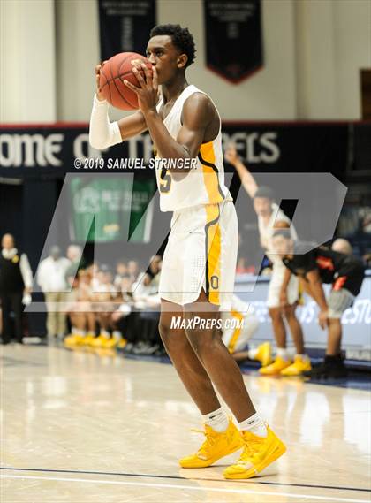 Thumbnail 1 in Salesian College Preparatory vs. Bishop O'Dowd (MaxPreps MLK Classic) photogallery.