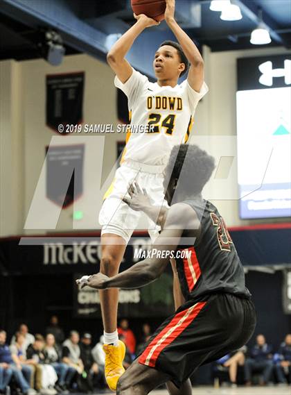 Thumbnail 2 in Salesian College Preparatory vs. Bishop O'Dowd (MaxPreps MLK Classic) photogallery.