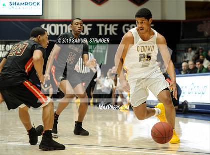Thumbnail 2 in Salesian College Preparatory vs. Bishop O'Dowd (MaxPreps MLK Classic) photogallery.
