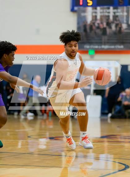 Thumbnail 3 in Garfield @ Eastside Catholic photogallery.