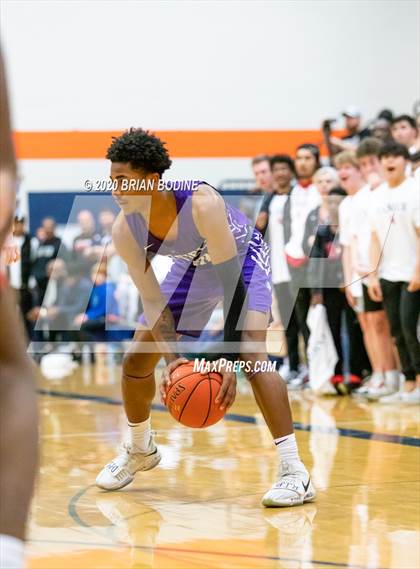Thumbnail 3 in Garfield @ Eastside Catholic photogallery.
