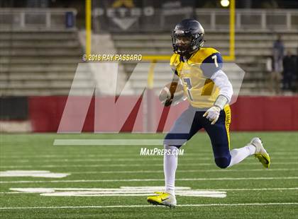 Thumbnail 3 in Shoreham-Wading River vs. Cold Spring Harbor - Class IV Long Island Championship photogallery.