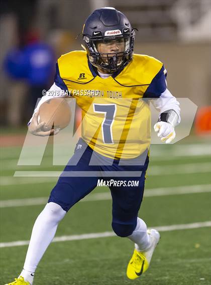 Thumbnail 3 in Shoreham-Wading River vs. Cold Spring Harbor - Class IV Long Island Championship photogallery.