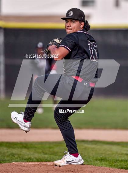 Thumbnail 2 in Nogales @ West Covina photogallery.