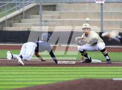 Thumbnail 2 in Loyola vs St Francis photogallery.
