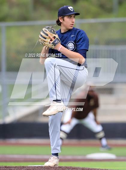 Thumbnail 2 in Loyola vs St Francis photogallery.