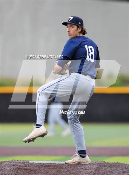 Thumbnail 2 in Loyola vs St Francis photogallery.
