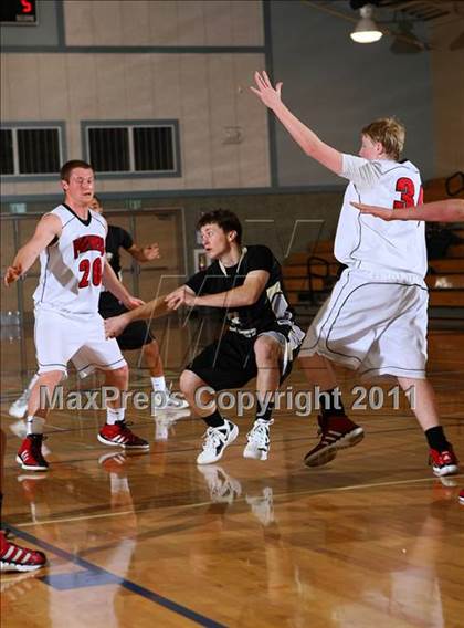 Thumbnail 1 in Buhach Colony vs. McKinleyville (Run with the Pack) photogallery.