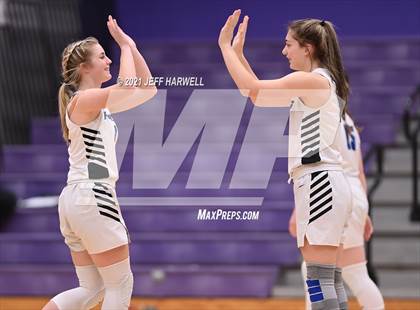 Thumbnail 3 in Cuyahoga Valley Christian Academy vs. Laurel (OHSAA D2 Regional Semifinal) photogallery.