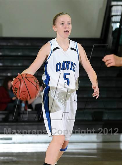 Thumbnail 1 in Inderkum vs. Davis (Ram Jam Winter Classic) photogallery.