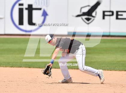 Thumbnail 2 in Altamont vs. Gibson City-Melvin-Sibley (IHSA 1A Semifinal) photogallery.