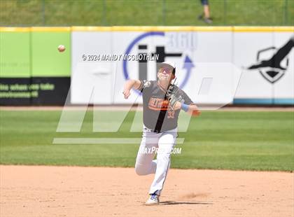 Thumbnail 3 in Altamont vs. Gibson City-Melvin-Sibley (IHSA 1A Semifinal) photogallery.