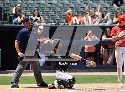 Thumbnail 3 in Altamont vs. Gibson City-Melvin-Sibley (IHSA 1A Semifinal) photogallery.