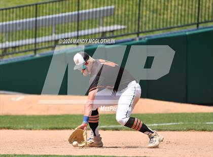 Thumbnail 3 in Altamont vs. Gibson City-Melvin-Sibley (IHSA 1A Semifinal) photogallery.