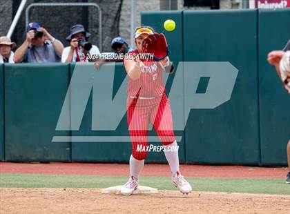 Thumbnail 2 in Grandview vs. Coahoma (UIL 3A Softball Final) photogallery.
