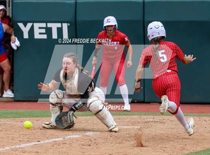 Thumbnail 1 in Grandview vs. Coahoma (UIL 3A Softball Final) photogallery.