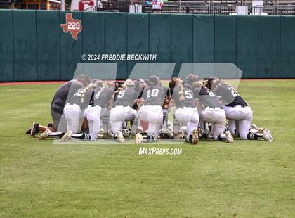 Thumbnail 1 in Grandview vs. Coahoma (UIL 3A Softball Final) photogallery.