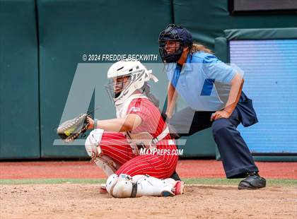 Thumbnail 1 in Grandview vs. Coahoma (UIL 3A Softball Final) photogallery.