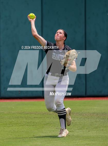 Thumbnail 1 in Grandview vs. Coahoma (UIL 3A Softball Final) photogallery.
