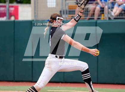 Thumbnail 3 in Grandview vs. Coahoma (UIL 3A Softball Final) photogallery.