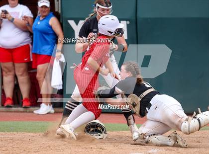 Thumbnail 2 in Grandview vs. Coahoma (UIL 3A Softball Final) photogallery.