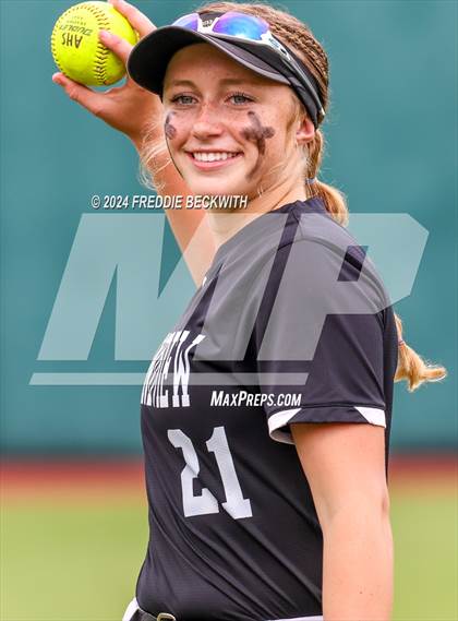 Thumbnail 2 in Grandview vs. Coahoma (UIL 3A Softball Final) photogallery.