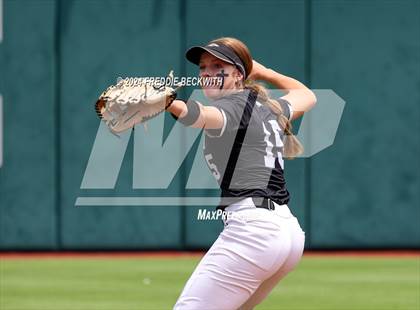 Thumbnail 3 in Grandview vs. Coahoma (UIL 3A Softball Final) photogallery.