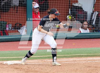 Thumbnail 2 in Grandview vs. Coahoma (UIL 3A Softball Final) photogallery.