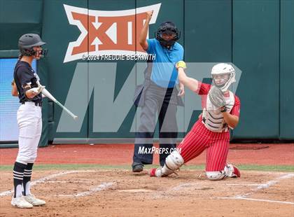 Thumbnail 3 in Grandview vs. Coahoma (UIL 3A Softball Final) photogallery.