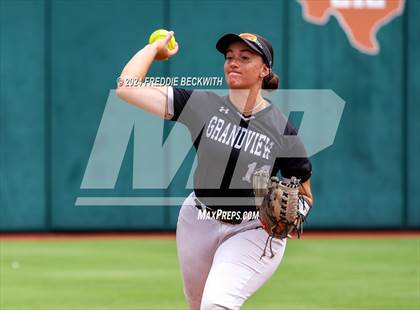 Thumbnail 3 in Grandview vs. Coahoma (UIL 3A Softball Final) photogallery.