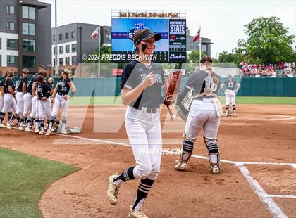 Thumbnail 1 in Grandview vs. Coahoma (UIL 3A Softball Final) photogallery.