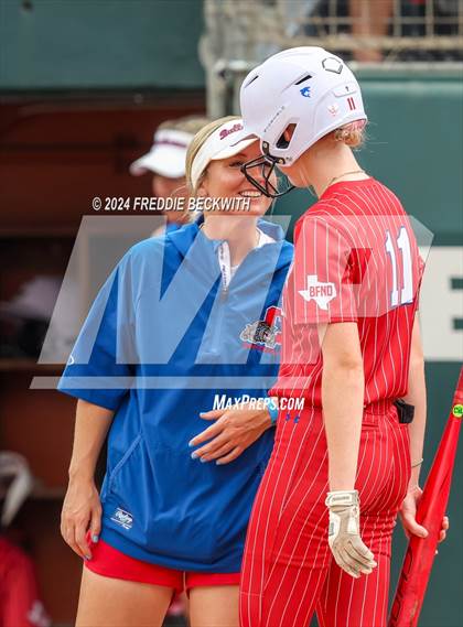 Thumbnail 1 in Grandview vs. Coahoma (UIL 3A Softball Final) photogallery.