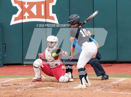 Thumbnail 1 in Grandview vs. Coahoma (UIL 3A Softball Final) photogallery.