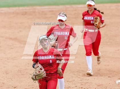 Thumbnail 1 in Grandview vs. Coahoma (UIL 3A Softball Final) photogallery.