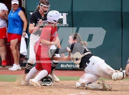 Thumbnail 3 in Grandview vs. Coahoma (UIL 3A Softball Final) photogallery.
