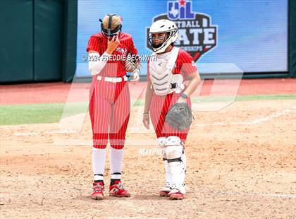 Thumbnail 1 in Grandview vs. Coahoma (UIL 3A Softball Final) photogallery.