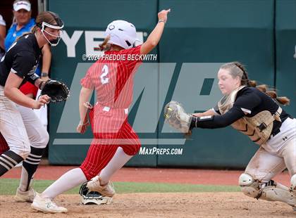 Thumbnail 2 in Grandview vs. Coahoma (UIL 3A Softball Final) photogallery.