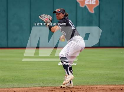 Thumbnail 2 in Grandview vs. Coahoma (UIL 3A Softball Final) photogallery.