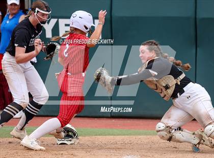 Thumbnail 1 in Grandview vs. Coahoma (UIL 3A Softball Final) photogallery.