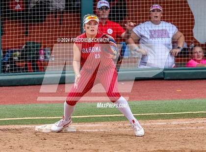 Thumbnail 3 in Grandview vs. Coahoma (UIL 3A Softball Final) photogallery.