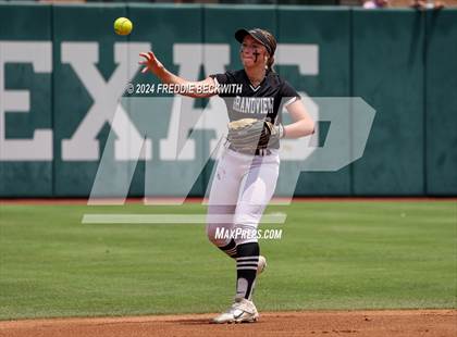 Thumbnail 1 in Grandview vs. Coahoma (UIL 3A Softball Final) photogallery.