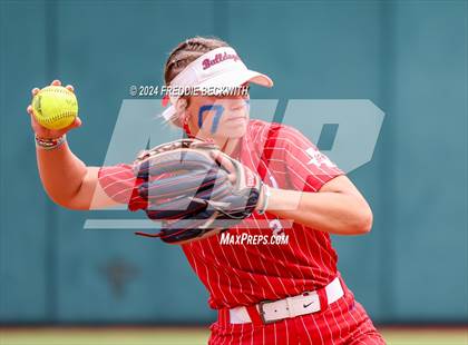 Thumbnail 3 in Grandview vs. Coahoma (UIL 3A Softball Final) photogallery.