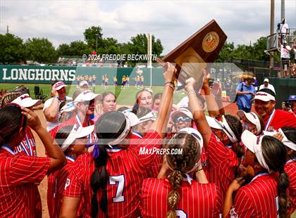 Thumbnail 3 in Grandview vs. Coahoma (UIL 3A Softball Final) photogallery.