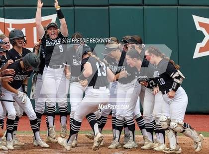 Thumbnail 3 in Grandview vs. Coahoma (UIL 3A Softball Final) photogallery.