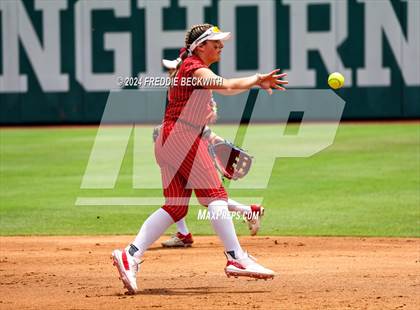 Thumbnail 1 in Grandview vs. Coahoma (UIL 3A Softball Final) photogallery.