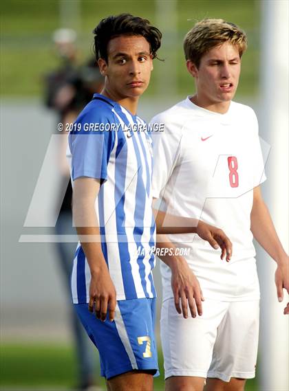 Thumbnail 1 in San Elizario vs Argyle (UIL 4A Regional Semifinal) photogallery.