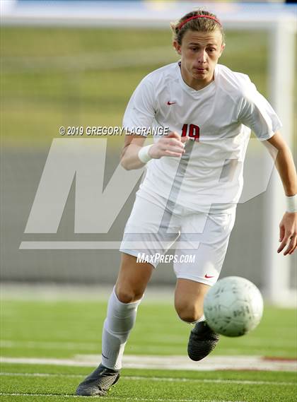 Thumbnail 3 in San Elizario vs Argyle (UIL 4A Regional Semifinal) photogallery.